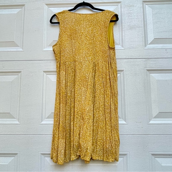 NWOT Old Navy mustard floral midi dress size Medium. Small pleating  on chest. - Picture 9 of 9
